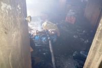 В Бугуруслане 12 пожарных тушили загоревшийся дом