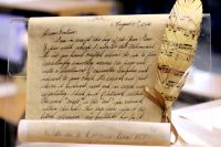 В последнее столетие ручное письмо постепенно выходит из моды.