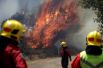 По словам властей, пожары могли начаться из-за действий людей, однако данных об умышленных поджогах пока нет.