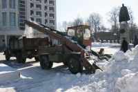 Нижегородские власти уверяют, что освоить деньги за вывоз снега не успели.