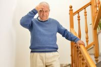 Сильная слабость и головокружение у пожилых причины