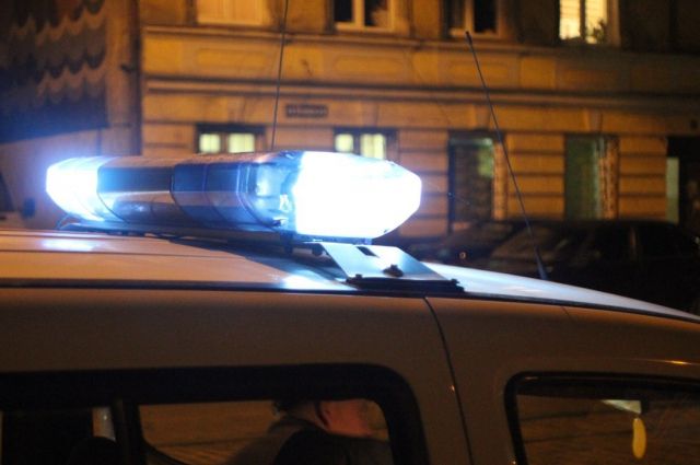 В Калининграде машина, буксирующая другое авто, сбила 80-летнего пешехода.
