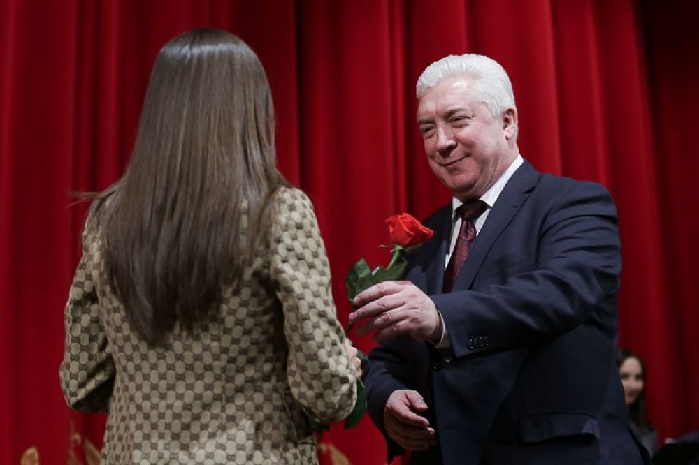 Ректор ПГУ советует хорошенько отдохнуть в каникулы!