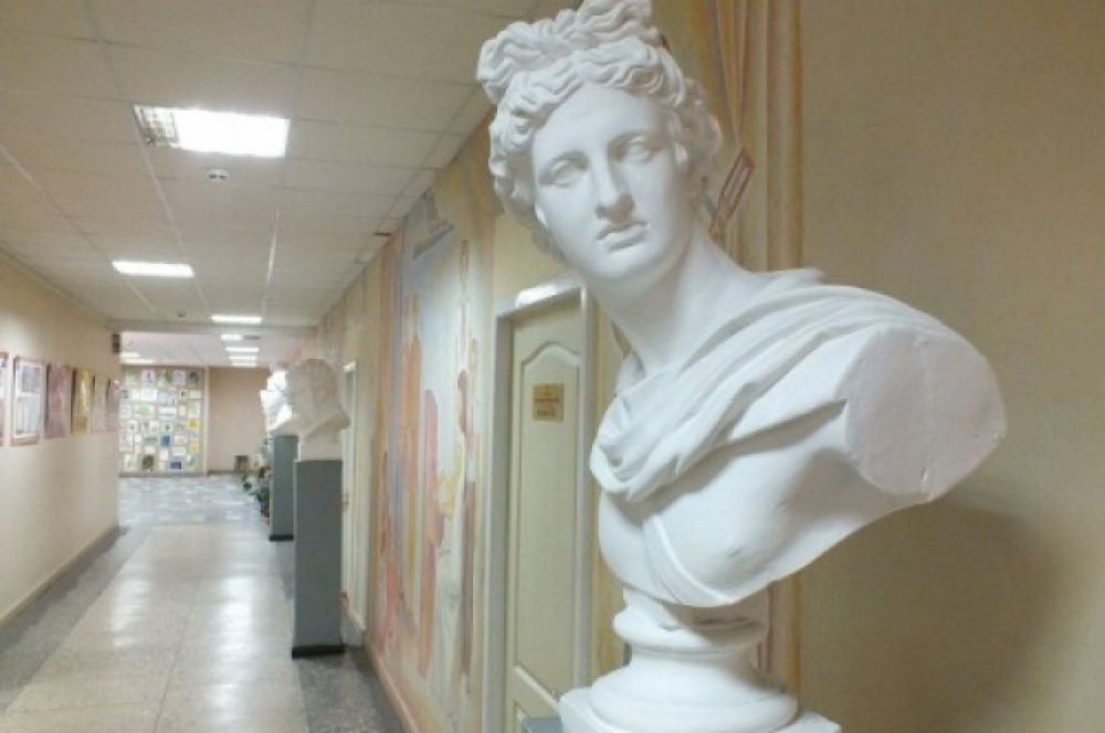 В детской художественной школе.