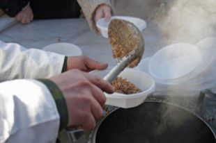 В Авдеевке разворачивают четыре полевые кухни и палатки для обогрева