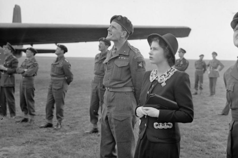 В 1944 она стала одним из пяти «государственных советников» (лица, имеющие право выполнения функций короля в случае его отсутствия или недееспособности).