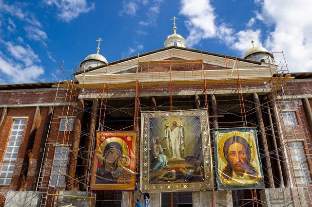 Иван Белозерцев подчеркнул важность восстановления православной святыни.