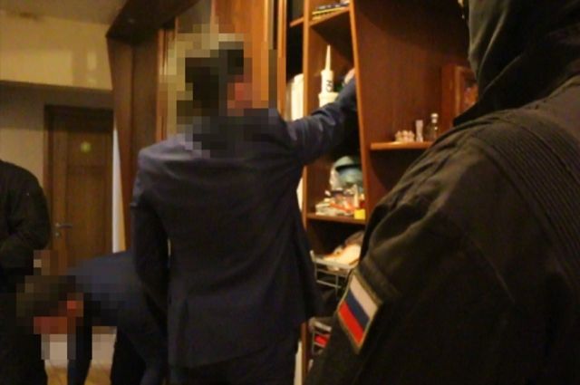 Обыск рамках расследования дела по факту взятки в Казачинско-Ленском районе.
