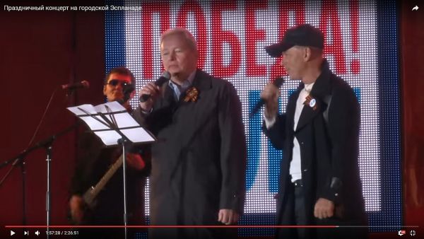 Губернатор известен также благодаря своему прекрасному голосу. Так, 9 мая он спел дуэтом с Олегом Газмановым. 
