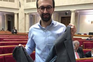 Во время стычки с коллегой Сергей Лещенко лишился рукава пиджака