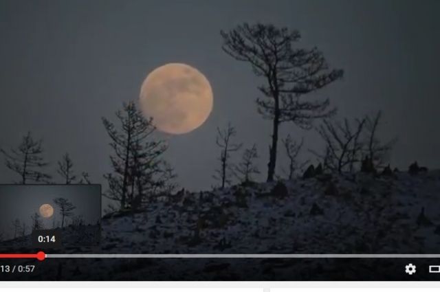 Восход луны на Байкале.