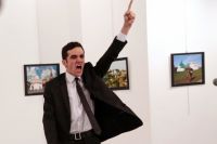Фото момента убийства Карлова получило награду