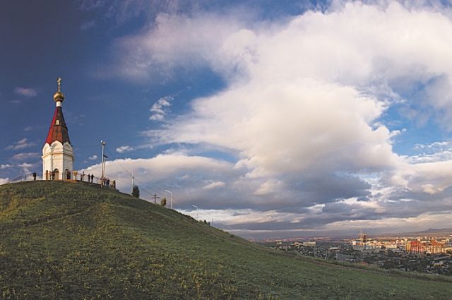 Покровская гора Красноярск ночью