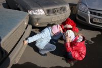 К счастью, в Прикамье пока не было несчастных случаев с детьми, перебегавшими дорогу перед машинами. 