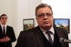 Мы бы назвали это фото «За момент до...». На изображении видно, что русский посол в Турции спокойно стоит, не подозревая, что сзади него стоит тот, кто вот-вот его убьет. Первое место среди фотоисторий в категории «Фото с места событий»