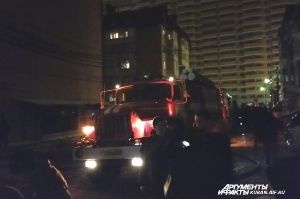 Пожар на улице Прокофьева тушили более 120 человек, в том числе 73 сотрудника МЧС.