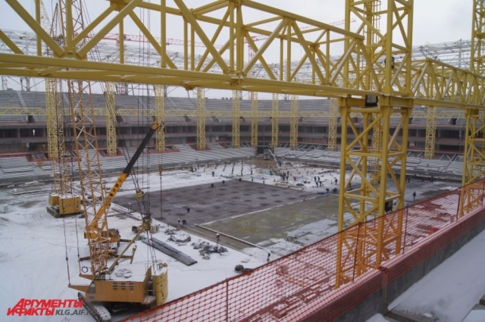 Подрядчик обещает, что до конца февраля будет готов фундамент футбольного поля.