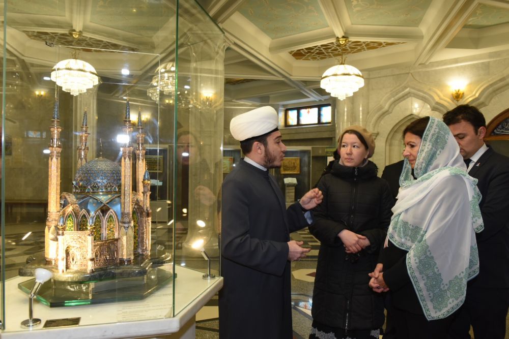 Мадам Идальго посетила мечеть Кул Шариф.