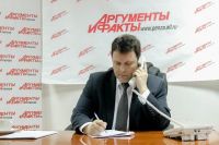 В течение часа Александр Воронков отвечал на вопросы телефонных собеседников.