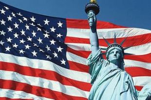 Флаг США и статуя Свободы
