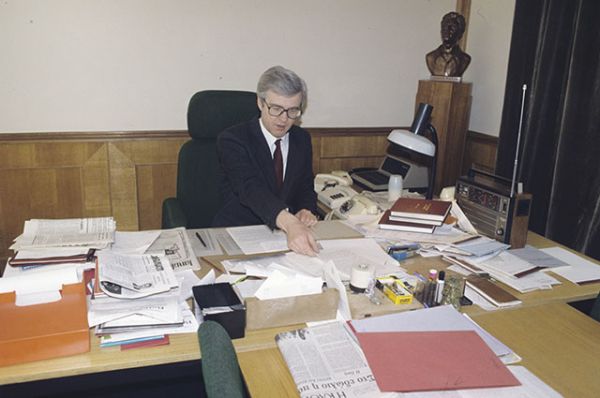 Виталий Чуркин, начальник Управления информации МИД СССР. 1991 г. 