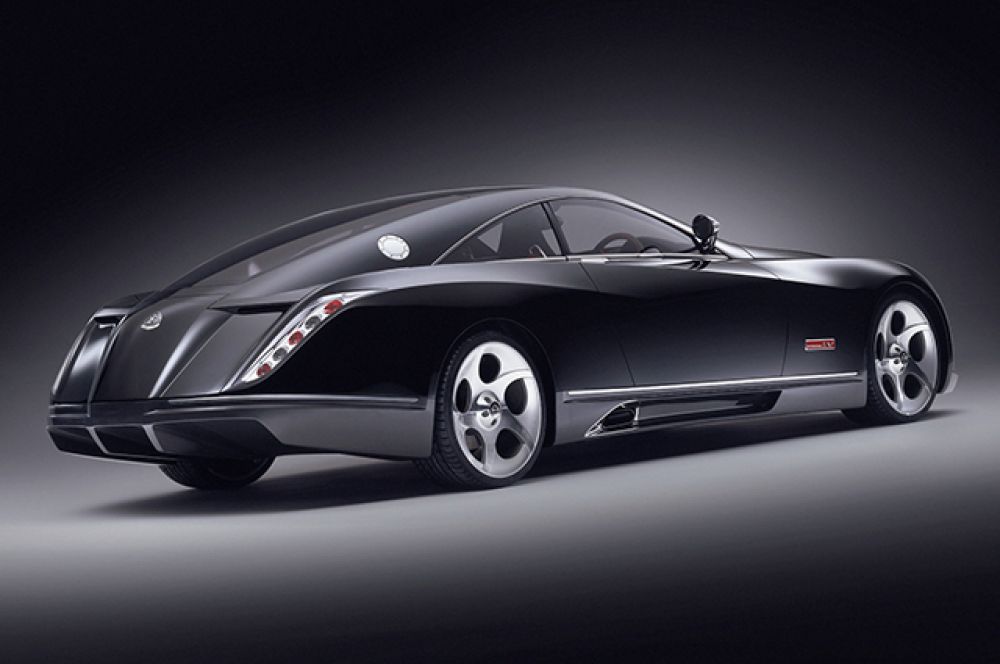 Марку Maybach уже хоть и сняли с производства, но Maybach Exelero до сих пор восхищает своим дизайном. Максимальная скорость - 350 км/ч. Самая дорогая в нашем списке машина стоит 8 млн долларов