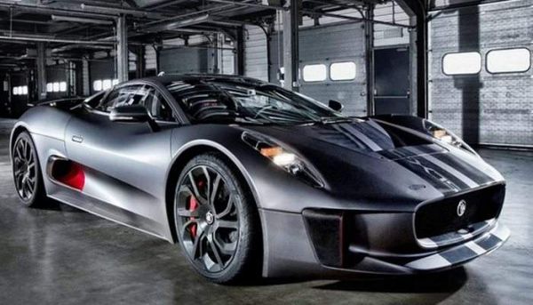 Jaguar C-X75 с четырьмя электромоторами в 750 л.с. может разогнаться максимум до 330 км/ч. Стоимость авто - 1.2 млн долларов