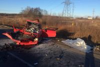 В аварии погибли пассажир и водитель «БМВ».