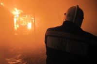 В Оренбурге 21 спасатель тушил пожар в квартире