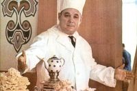 Юнус Ахметзянов основал первый в России ресторан татарской национальной кухни.