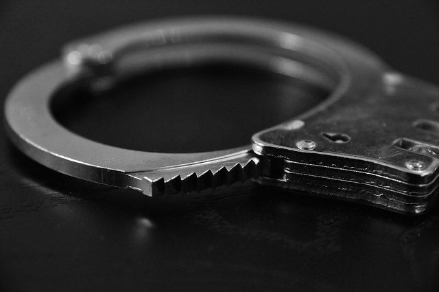 В Оренбурге взят арестован охранник, ранивший двух девушек из пистолета
