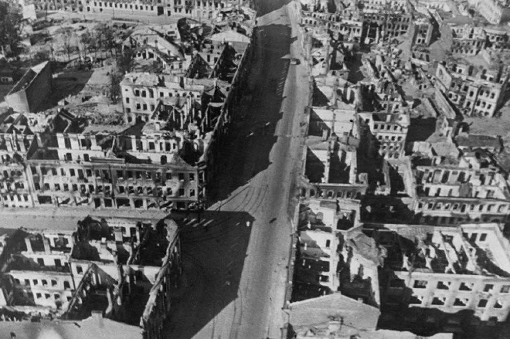 Вид на разрушенный бомбардировками Минск, 1941 год.