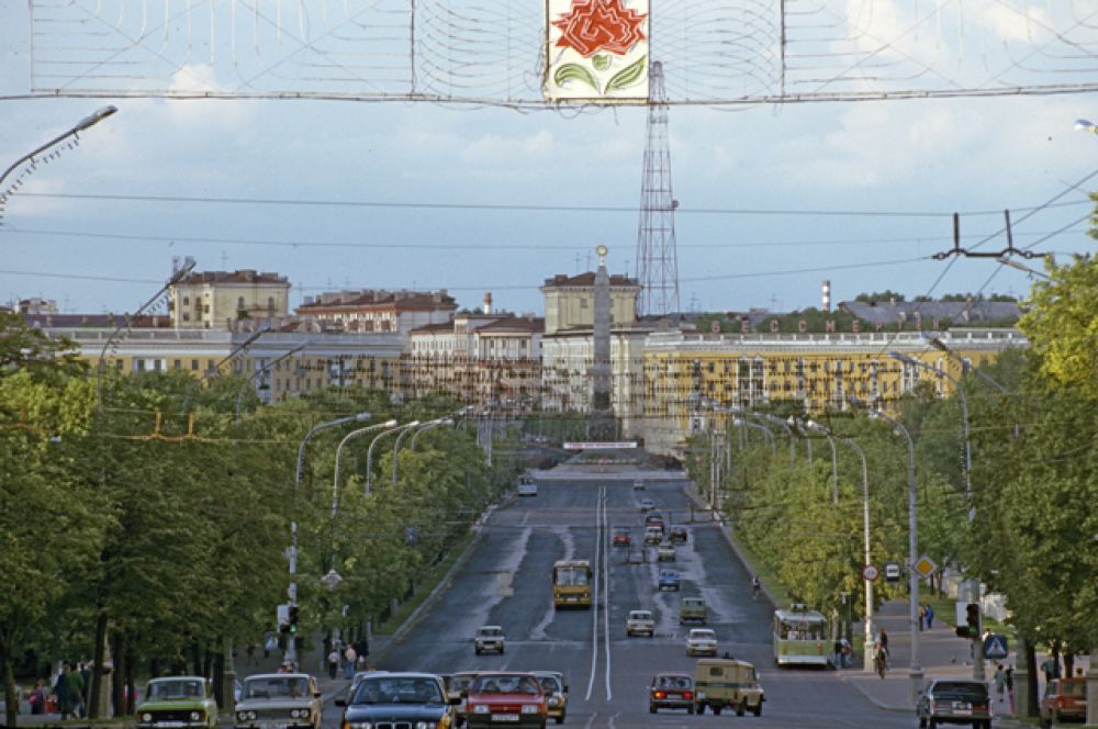 Центральный проспект Минска, 1995 год.