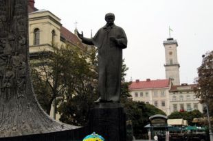 Памятник Тарасу Шевченко во Львове