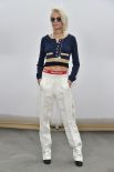Модель и актриса Кара Делевинь на показе Chanel