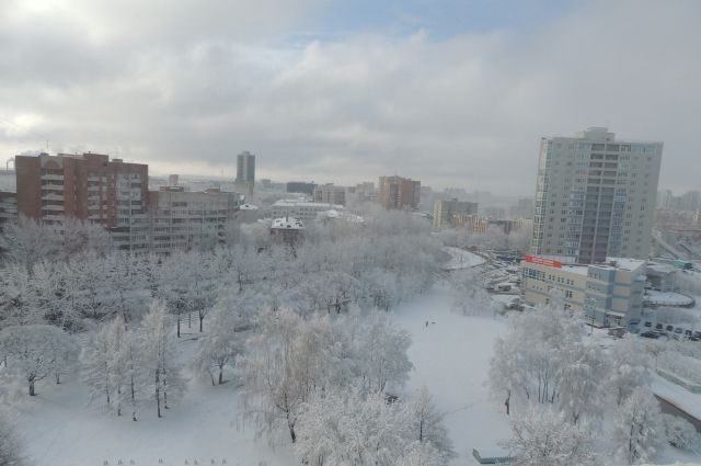 Погода пермь пермский край на 10 дней. Снег в Перми. Город Пермь в 2008 году зимой. Снег в октябре в Перми.