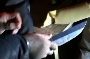 Тело 47-летней омички обнаружено с ножевым ранением.