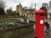 Красные почтовые ящики Великобритании являются символом страны наряду с красными троллейбусами и телефонной будкой.