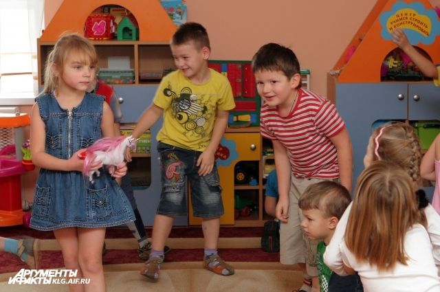 С 1 марта родители будут платить за детсад в Калининграде на 250 рублей больше.