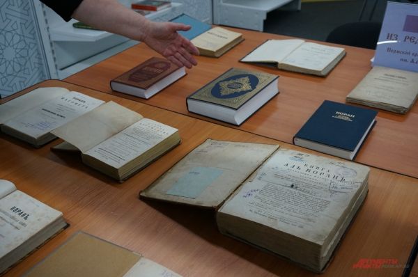На выставке можно увидеть священные писания из запасников библиотек и музеев Прикамья.