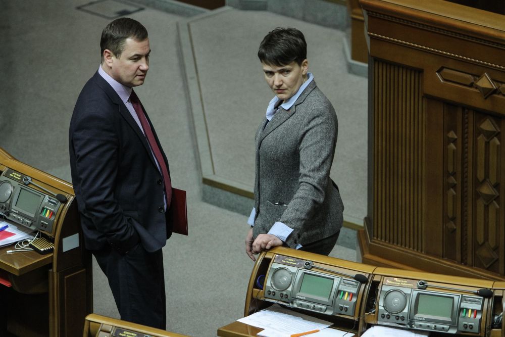 Можно предположить, что в мужском стиле Савченко чувствует себя комфортней всего