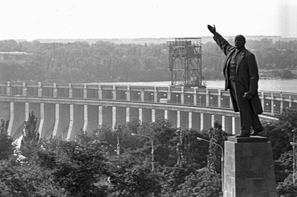 Плотина ДнепроГЭС, 1970 год.