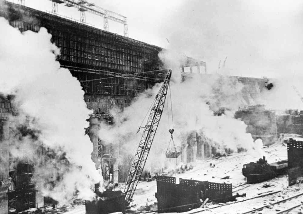 Строительство Днепровской гидроэлектростанции, 1931 год.