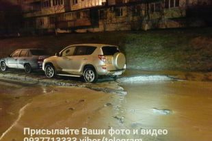 Улицу Борщаговскую затопило водой