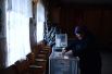 Голосование на референдуме о статусе Крыма на избирательном участке в селе Широкое.