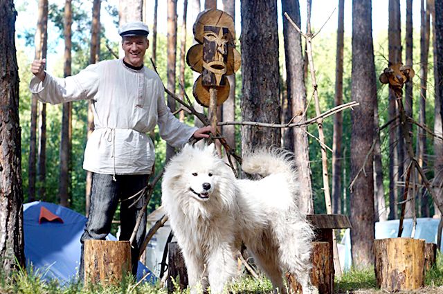 Четвертый год Владимир Сухов из Челнов живет в лесу.