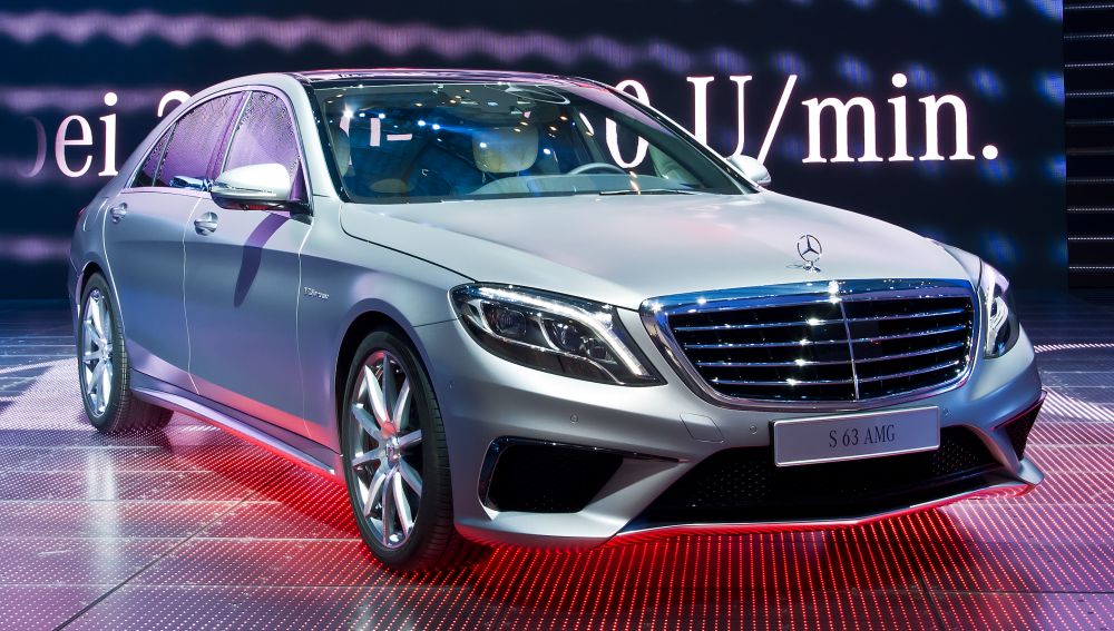 Mercedes S-класса. Стоимость: от 6 220 000 рублей.