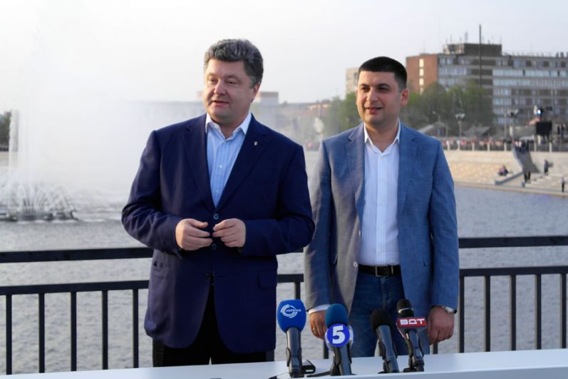 Гройсмана связывают давние отношения с Петром Порошенко