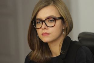 Анастасия Деева заполнила электронную декларацию