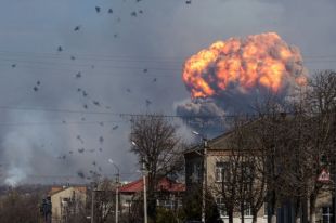 Порошенко доложили оперативную информацию о ликвидации последствий пожара на складах боеприпасов в Балаклее